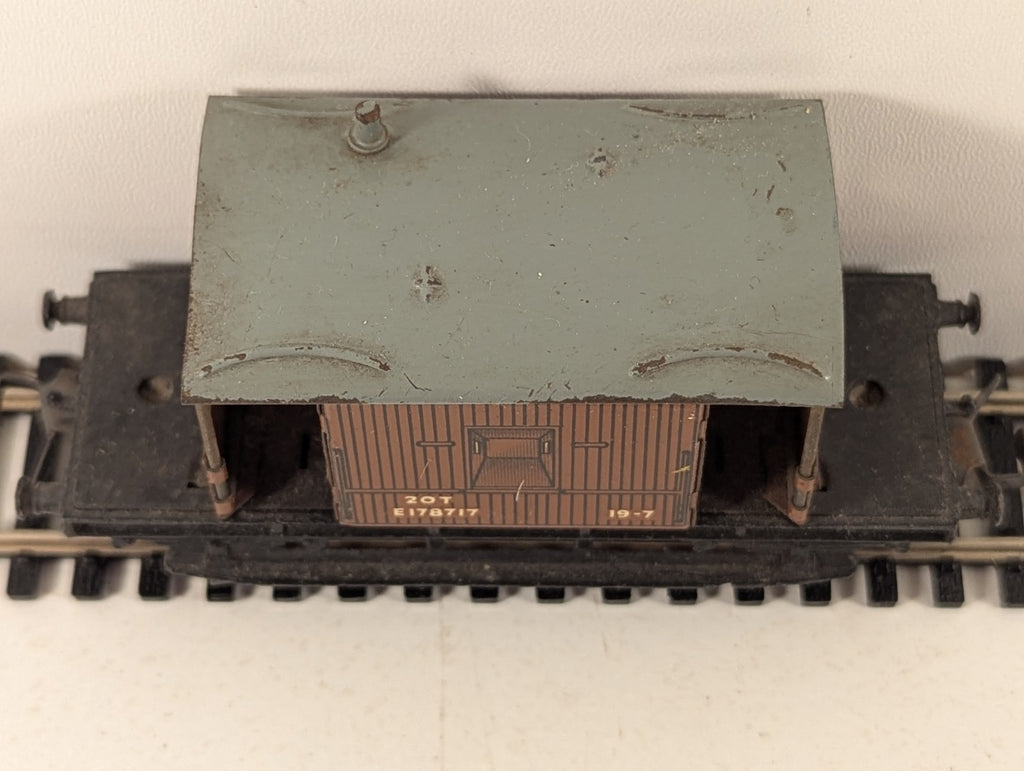 Hornby Dublo 32046 Tinplate 20 Ton Brake Van OO Gauge - Dented Roof