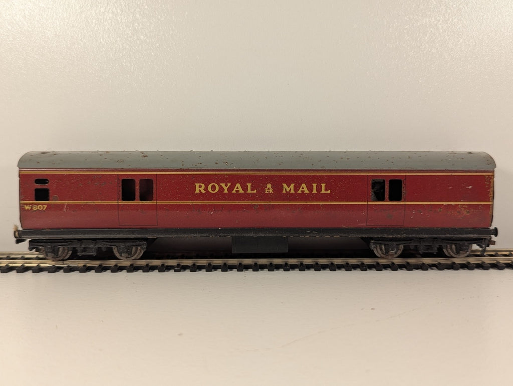 Hornby Dublo OO Gauge Royal Mail TPO Coach – Broken Buffer
