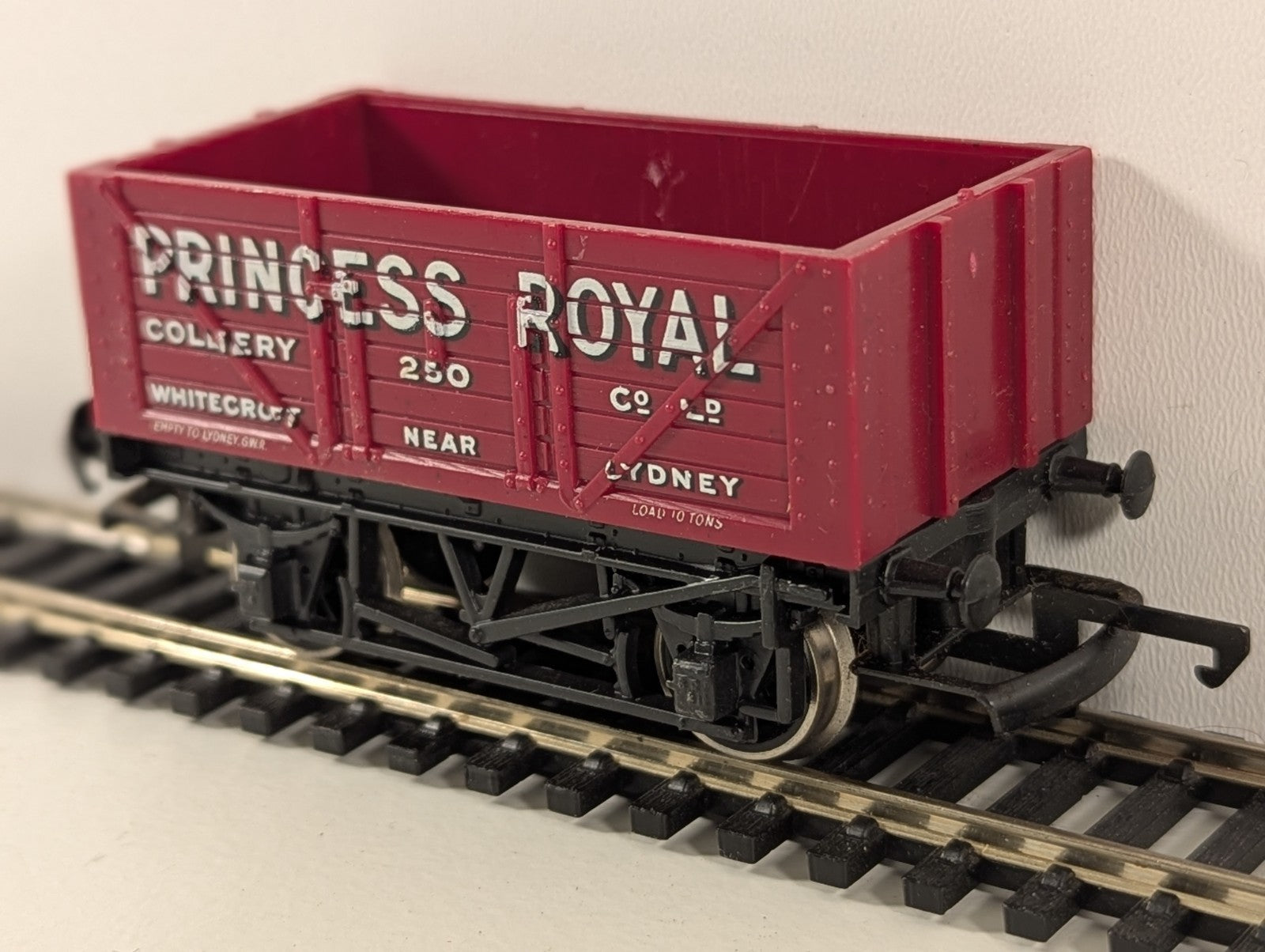 Hornby OO Gauge R209 – Princess Royal Open Wagon