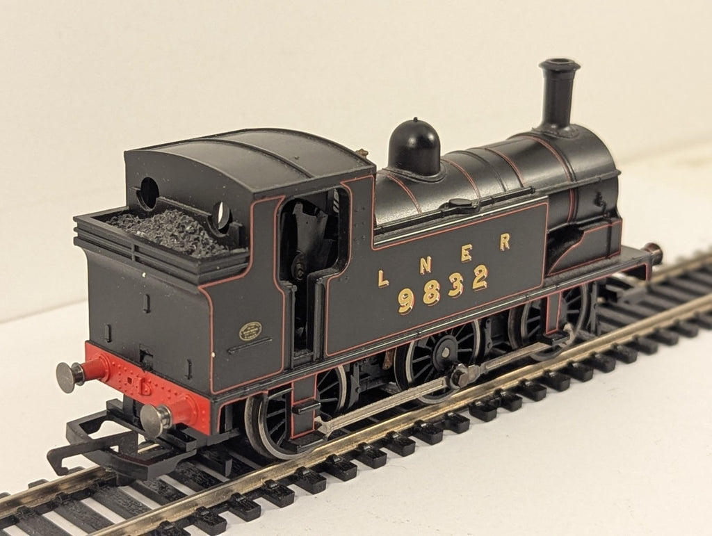 Hornby R2325 LNER Class J83 0-6-0T No.9832 OO Gauge - Boxed - Needs Attention