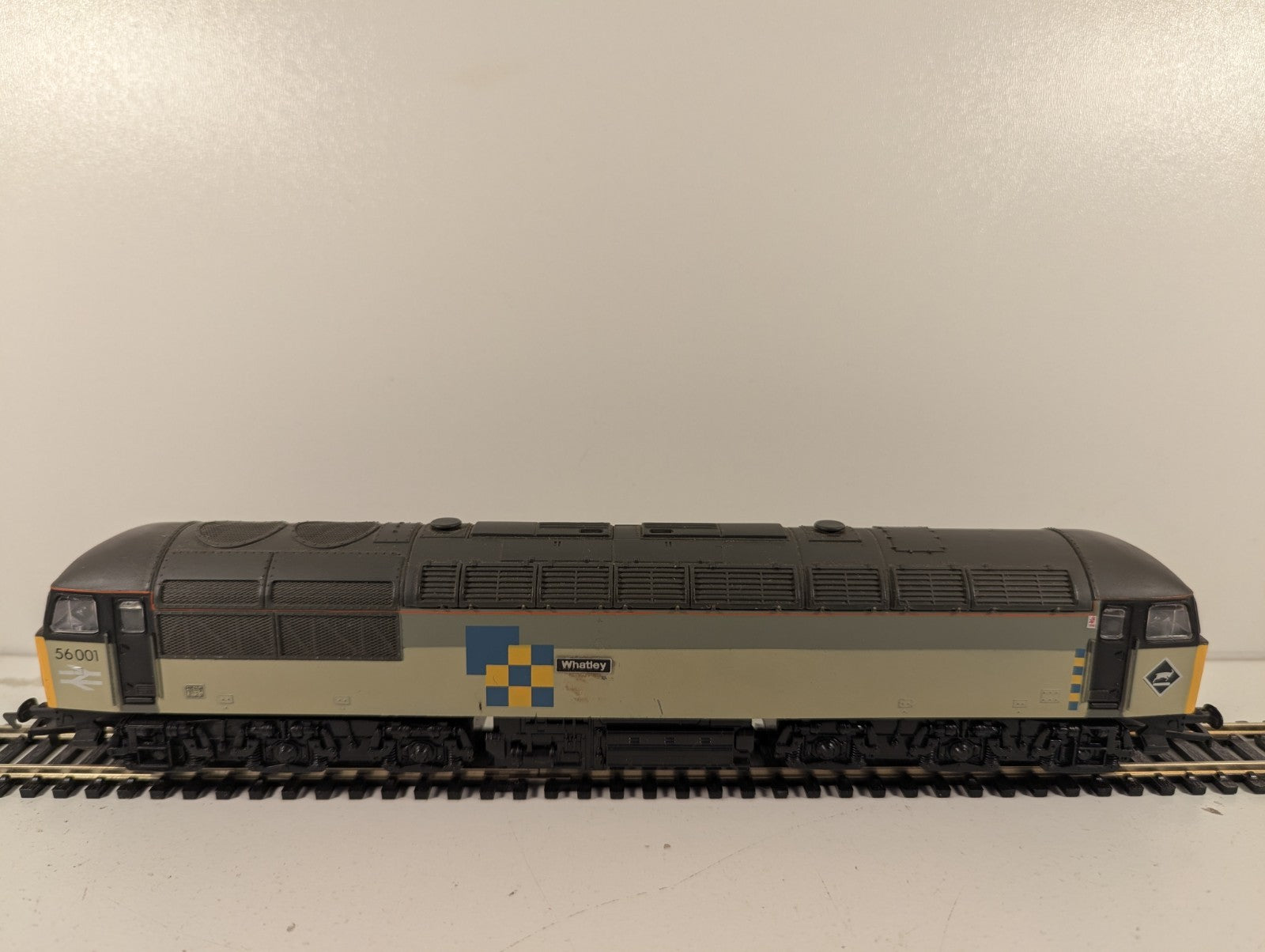 Mainline 937044 Class 56 Co-Co Diesel 56001 “Whatley”