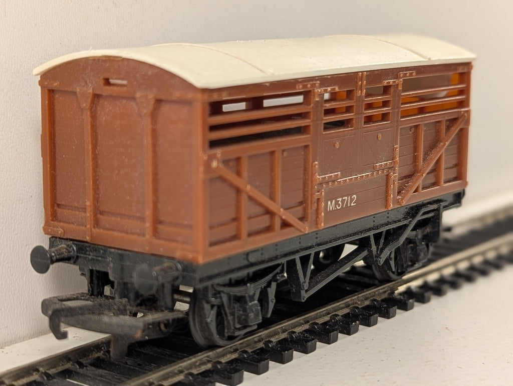 Tri-ang OO Gauge Cattle Wagon Goods Wagon M.3712 BR Brown