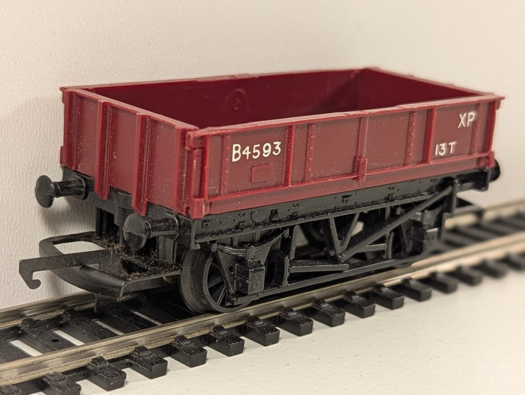 Tri-ang Railways R113 13-Ton Drop-Side Goods Wagon B4593 – OO Gauge