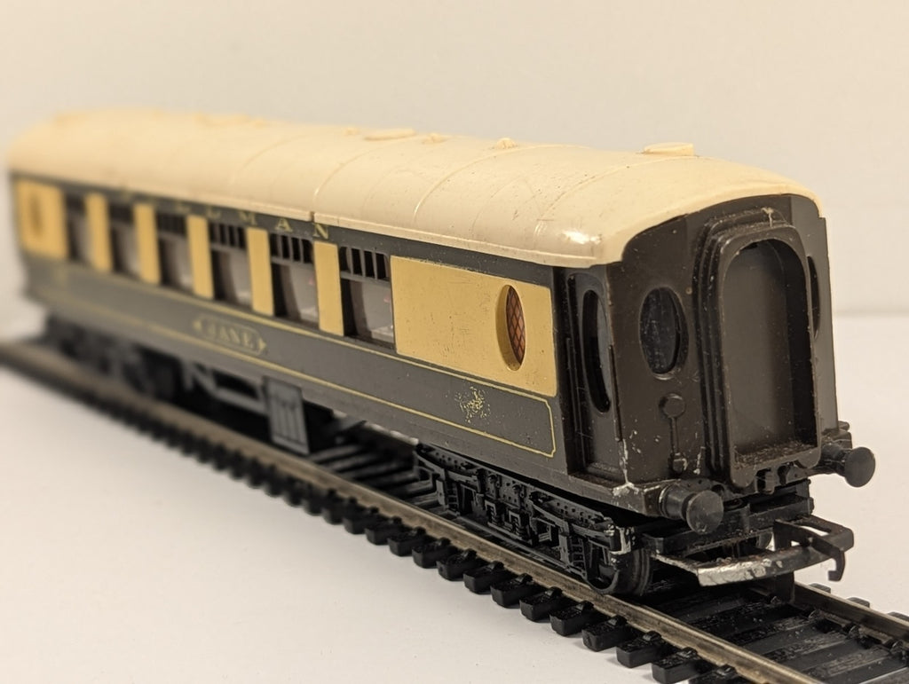Hornby OO Gauge R223 Pullman Coach Jane