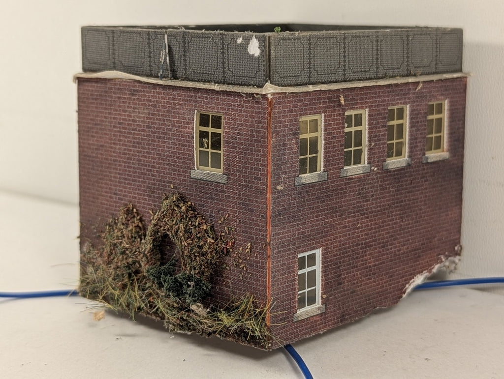 Metcalfe N Gauge Fire Station Building Red Brick with lights