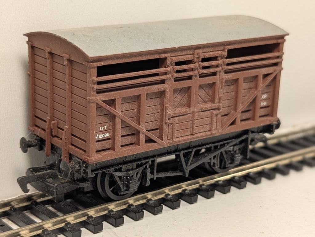 Mainline OO Gauge BR 12T Cattle Wagon
