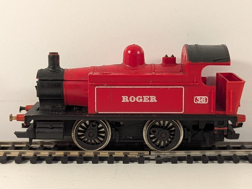 Hornby R336 OO Gauge Roger 0-4-0 Industrial Tank Locomotive - Spares/Repairs