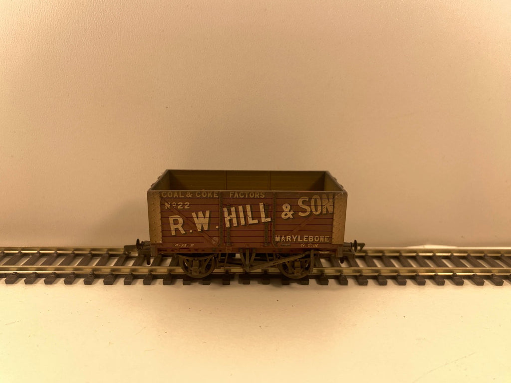 Bachmann 37-162 13T 8 Plank Wagon No. 22 – R. W. Hill & Son – Weathered Version