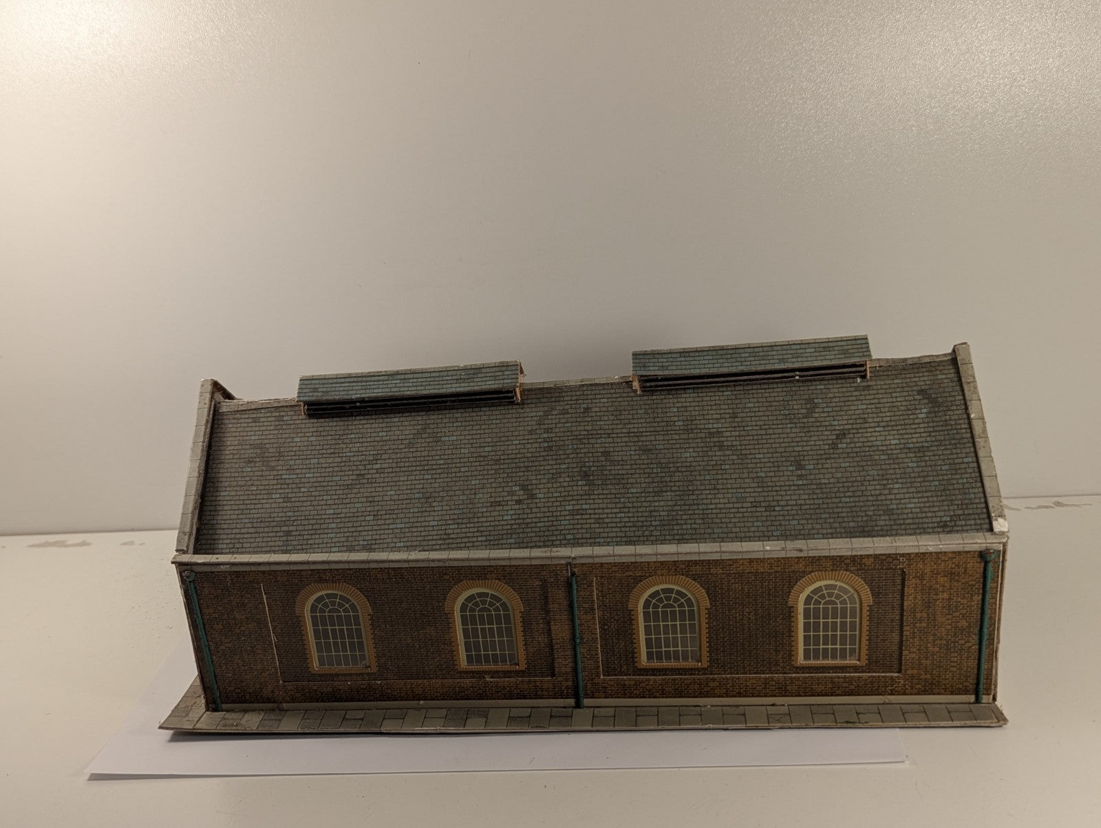 Superquick Two Track Engine Shed Built Card Kit
