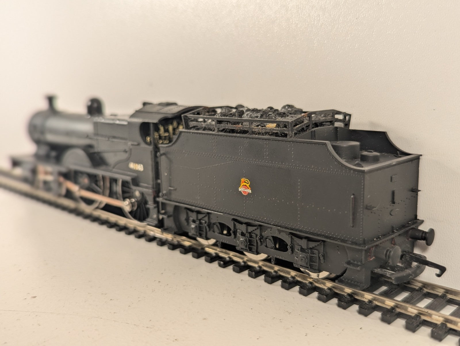 Hornby OO Gauge Class 2P 4-4-0 Steam Locomotive 41063 BR Black - Repaint