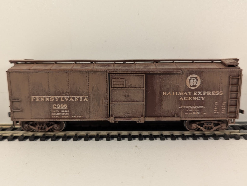Walthers HO Gauge 40' Steel X-29 Boxcar 2385 Pennsylvania Railroad 932-2051B