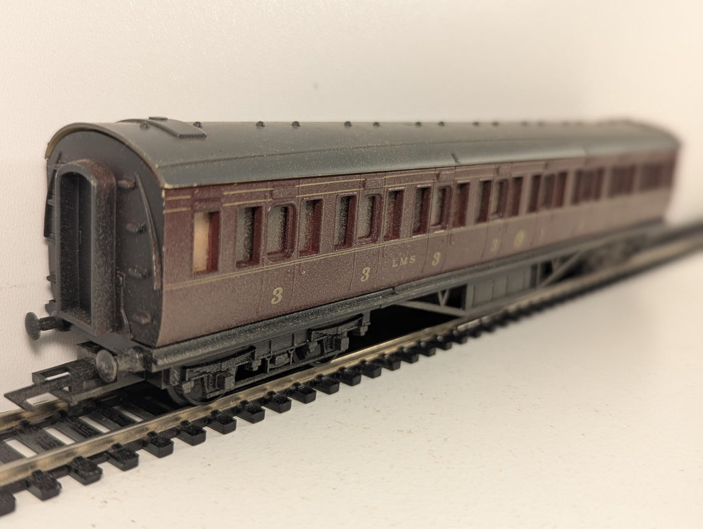 Hornby Railways R.936 LMS First & Third Composite Coach - Boxed (Wrong box)