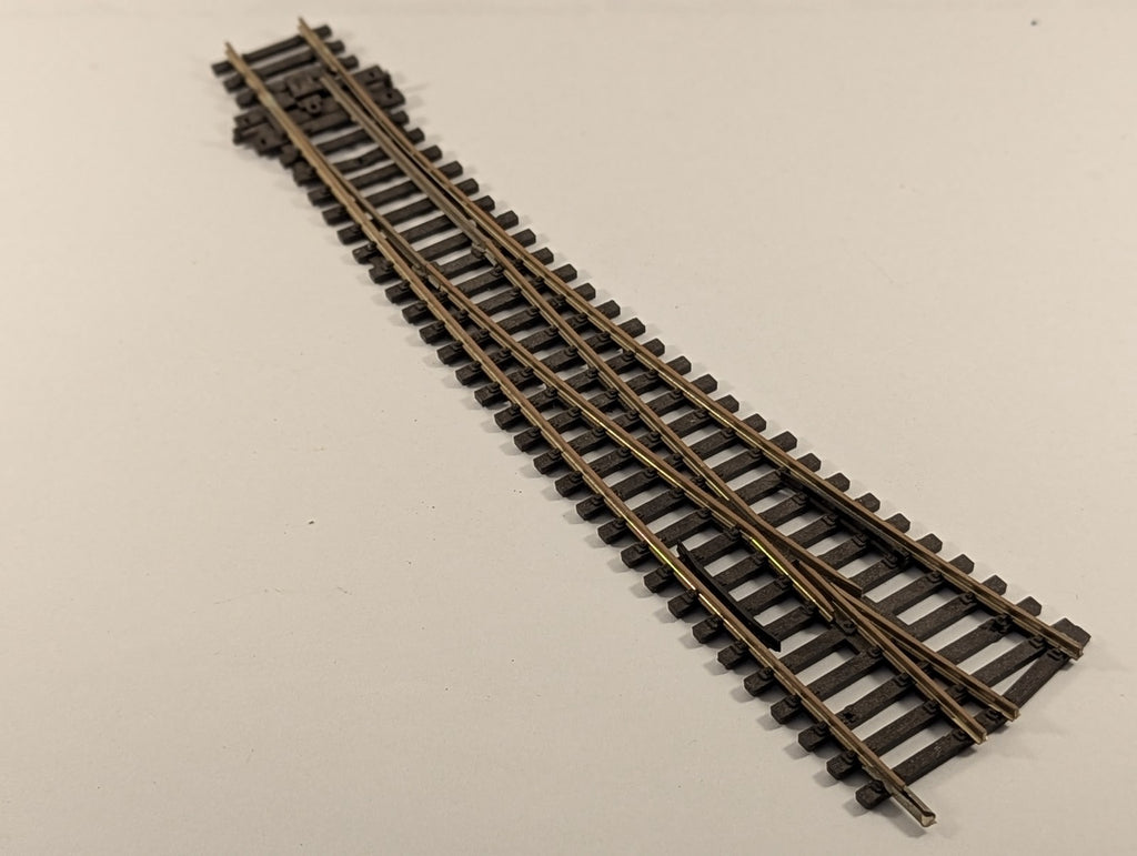 Peco OO Gauge Streamline Right Hand Turnout (Brass Rail)