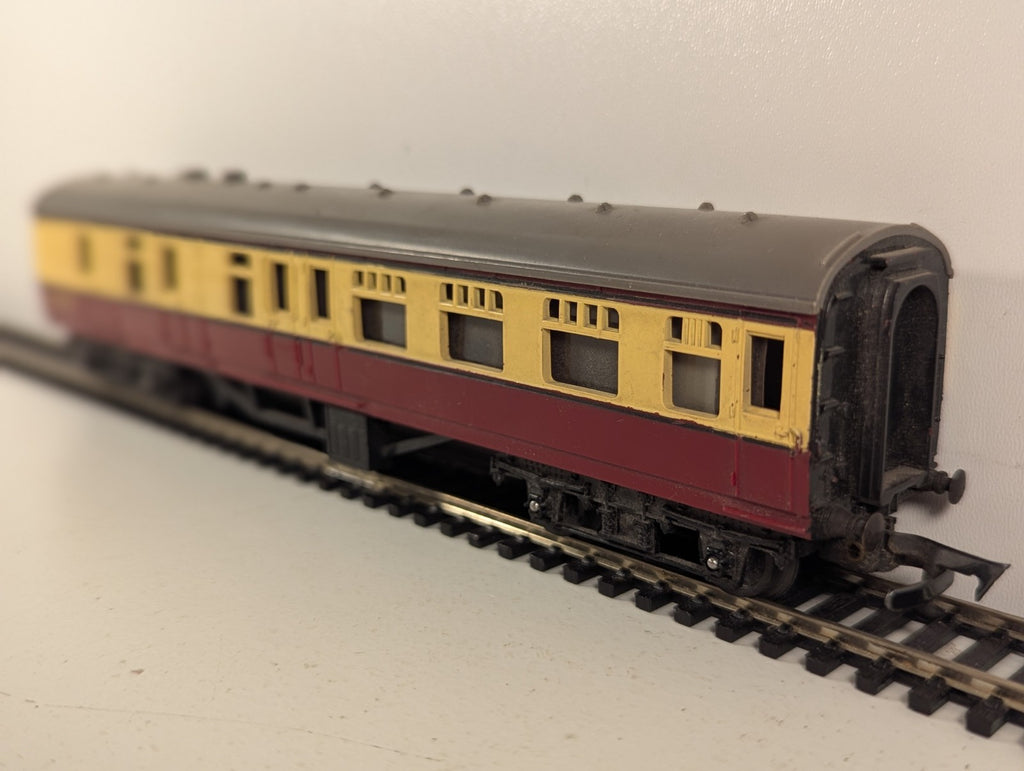 Tri-ang OO Gauge BR Mk1 Brake Third Coach Passenger Coach M34000
