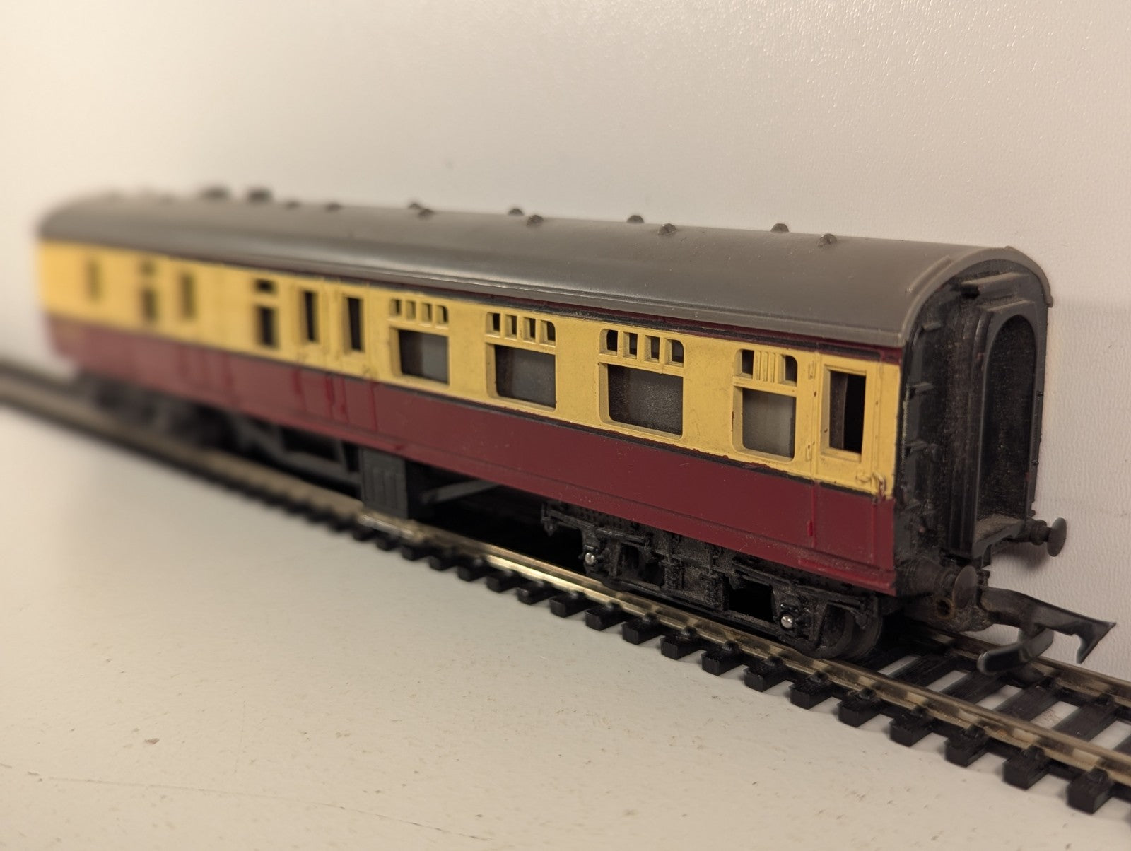 Tri-ang OO Gauge BR Mk1 Brake Third Coach Passenger Coach M34000