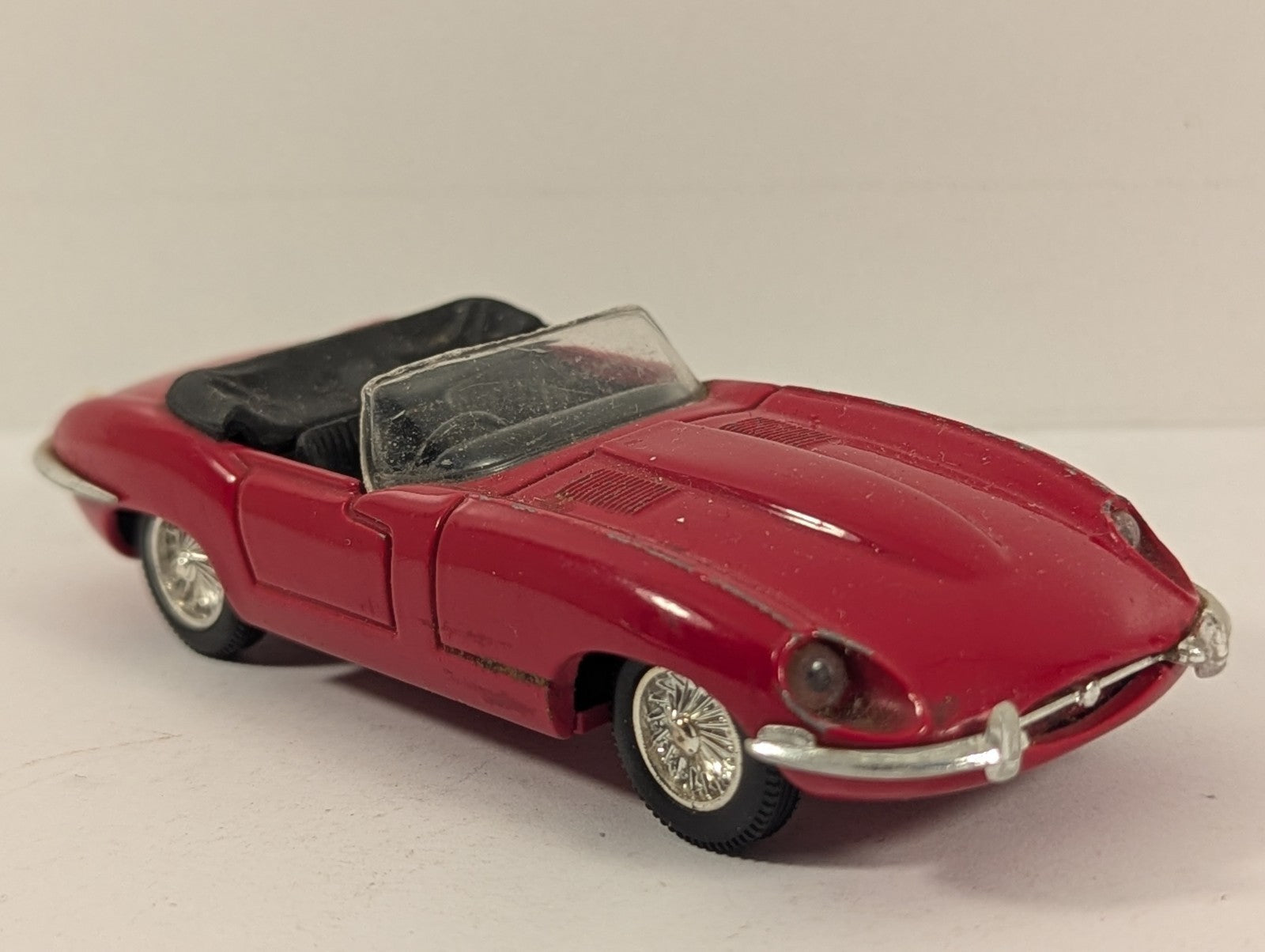 Corgi 1:43 Jaguar E-Type Convertible