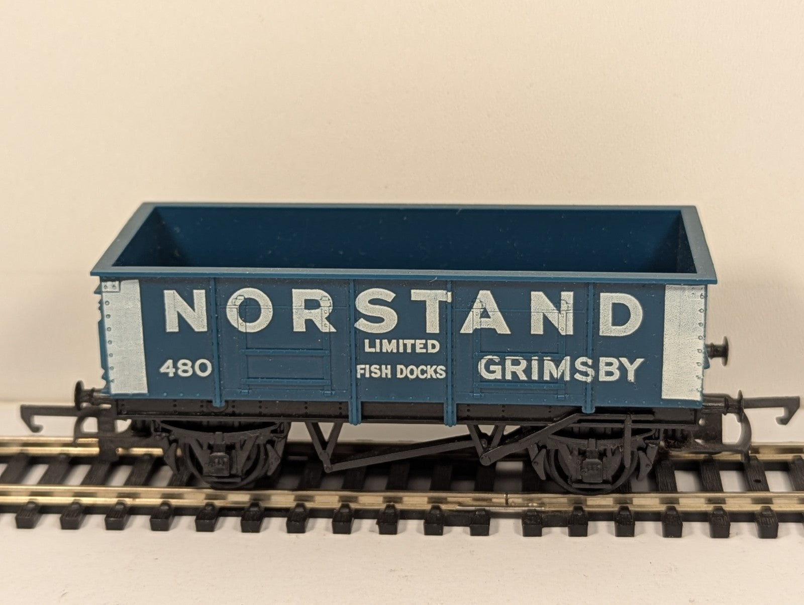 Hornby OO Gauge Norstand Grimsby Fish Docks Mineral Wagon