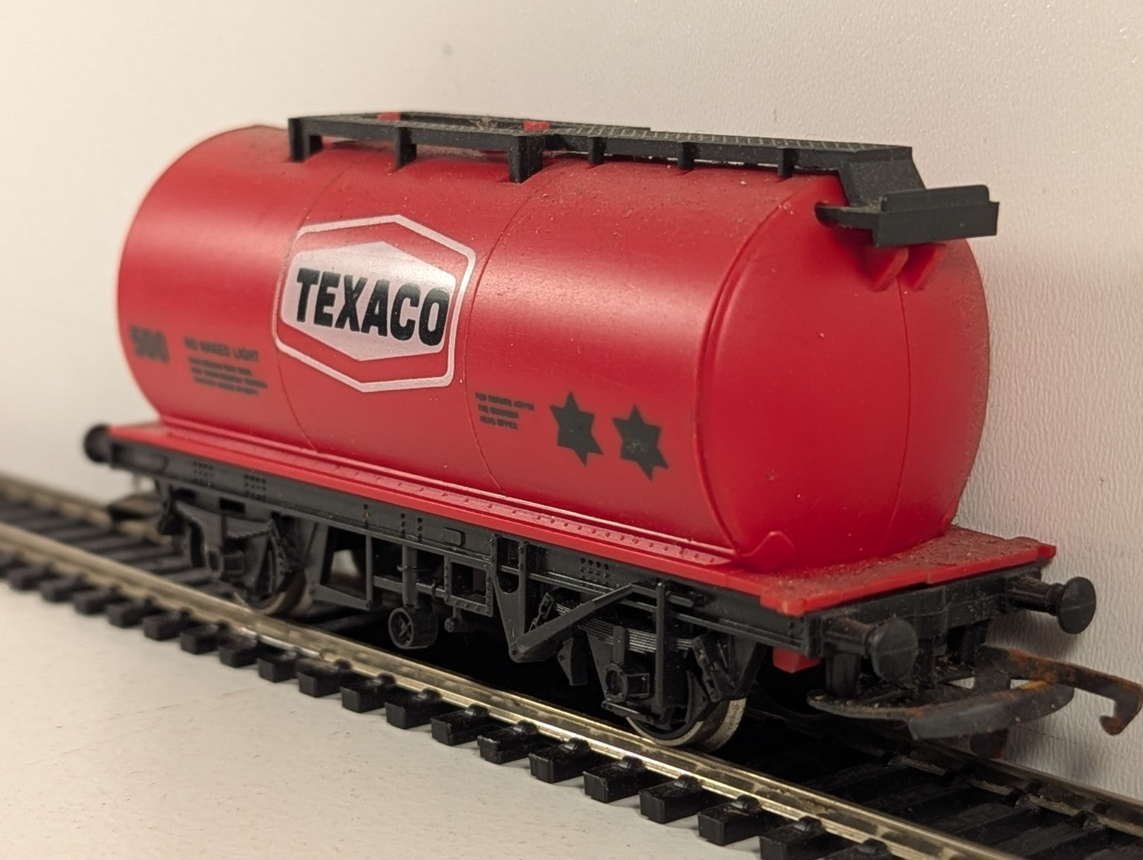 Hornby OO Gauge Texaco Tank Wagon Goods Wagon 500 Texaco Red R127