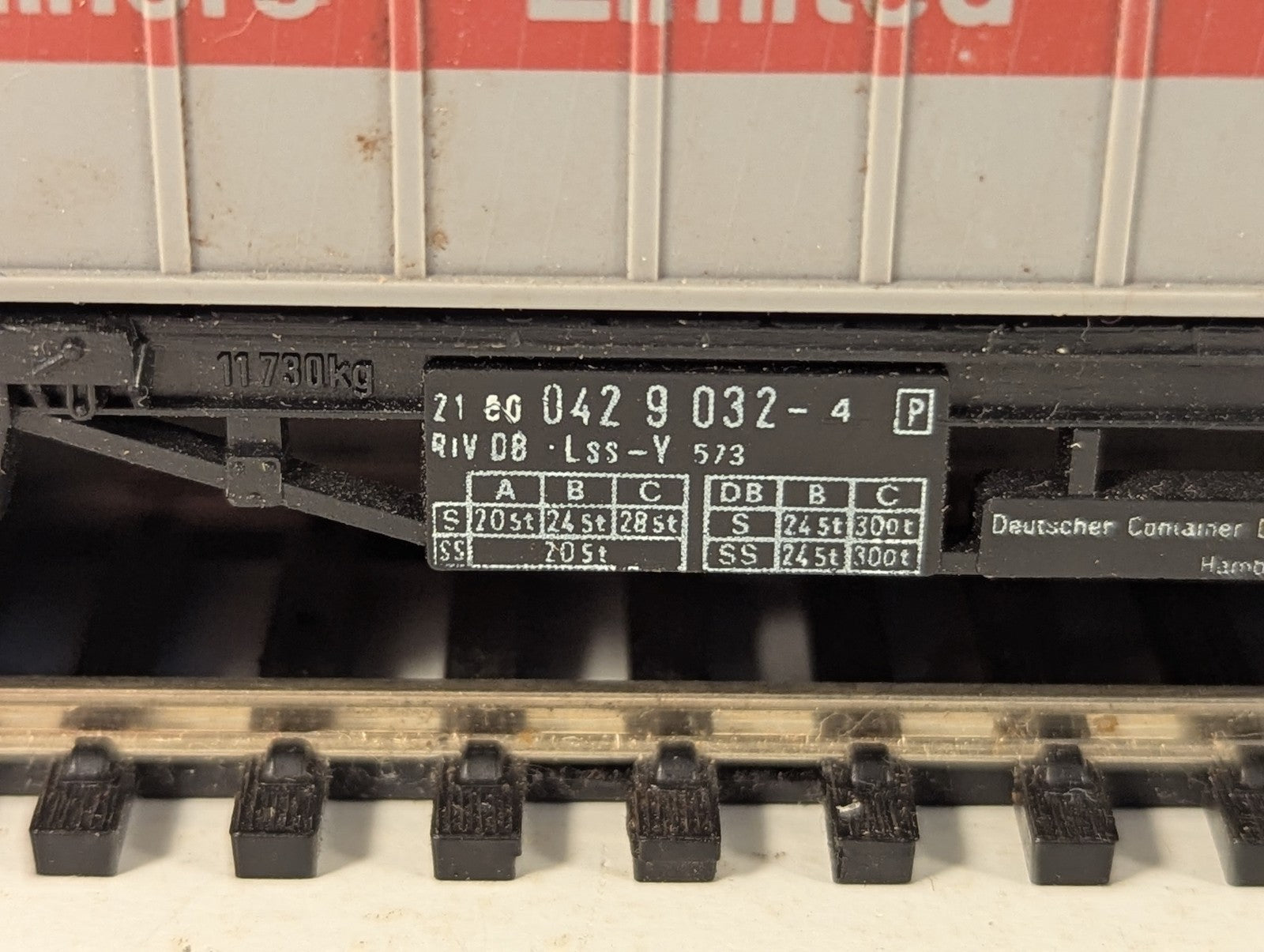Lima OO Gauge DB Lss-y Container Flat Wagon with Freightliners Limited Container