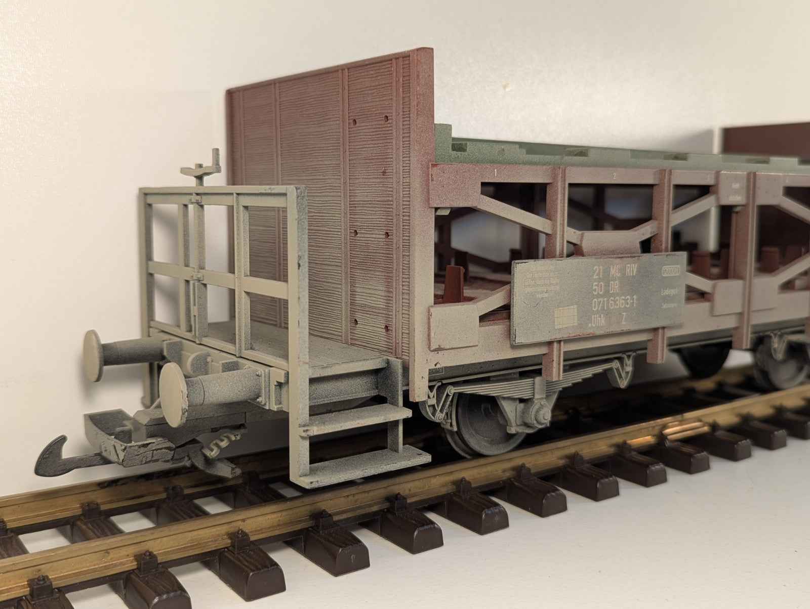 Piko G Gauge Weathered Acid Chemical Wagon – Missing Barrels