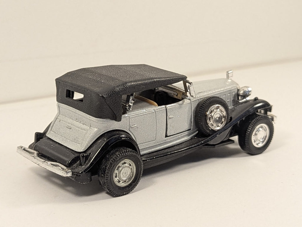Yatming Cadillac V-16 Phaeton Die-cast Model Car Silver and Black 8503