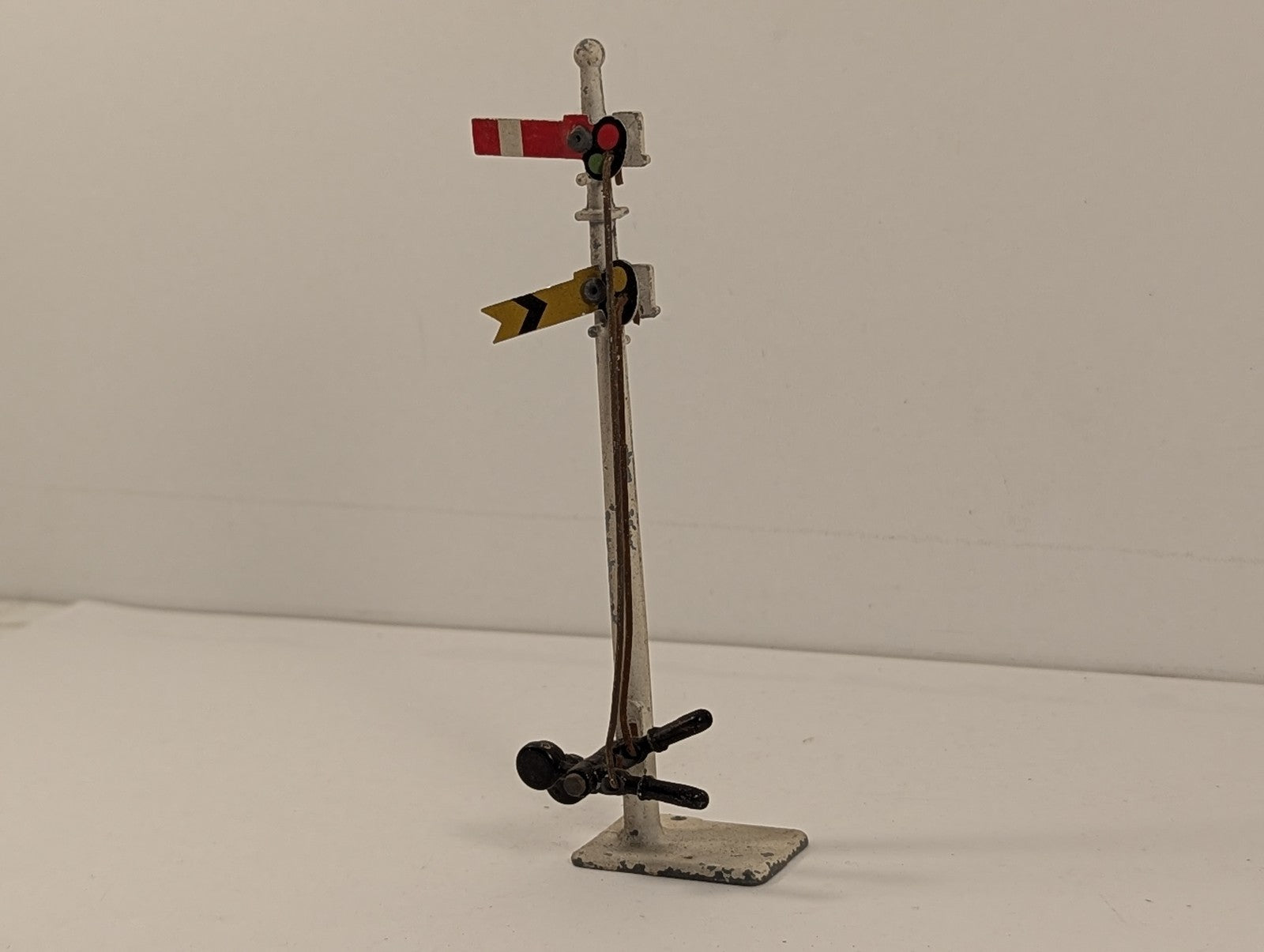 Crescent OO Gauge Home and Distant Signal