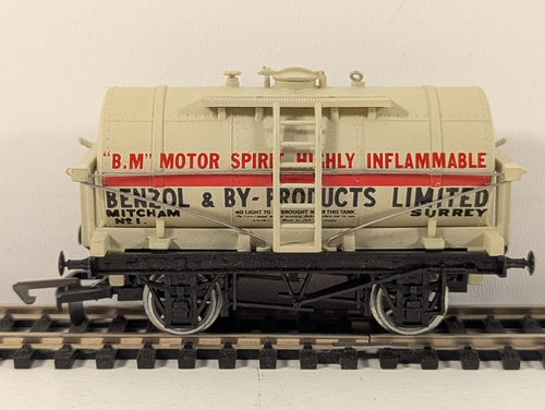 Dapol OO Gauge White Benzol & By-Products Limited 12 Ton Tank Wagon