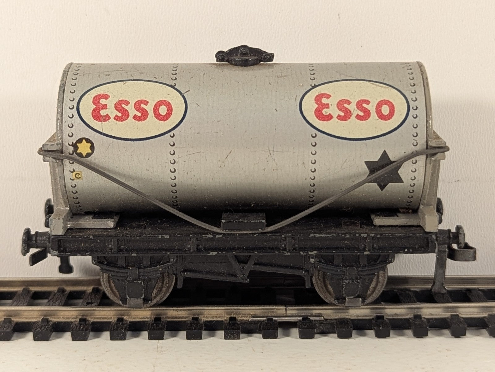 Hornby-Dublo Esso Tank Wagon OO Gauge - Boxed