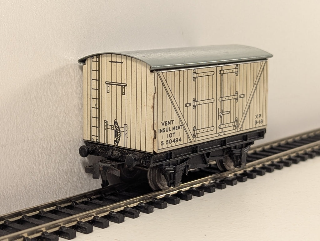 Hornby Dublo 32065 OO Gauge White BR D1 Meat Van - Boxed