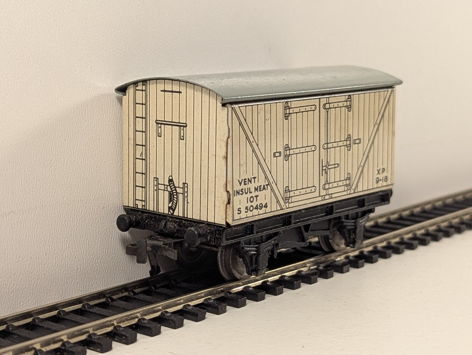 Hornby Dublo 32065 OO Gauge White BR D1 Meat Van - Boxed