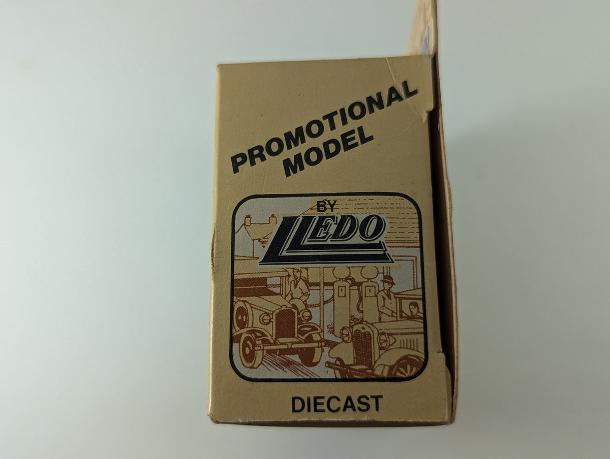 Lledo Model T Ford Van Die-cast Model Conestoga Country Club