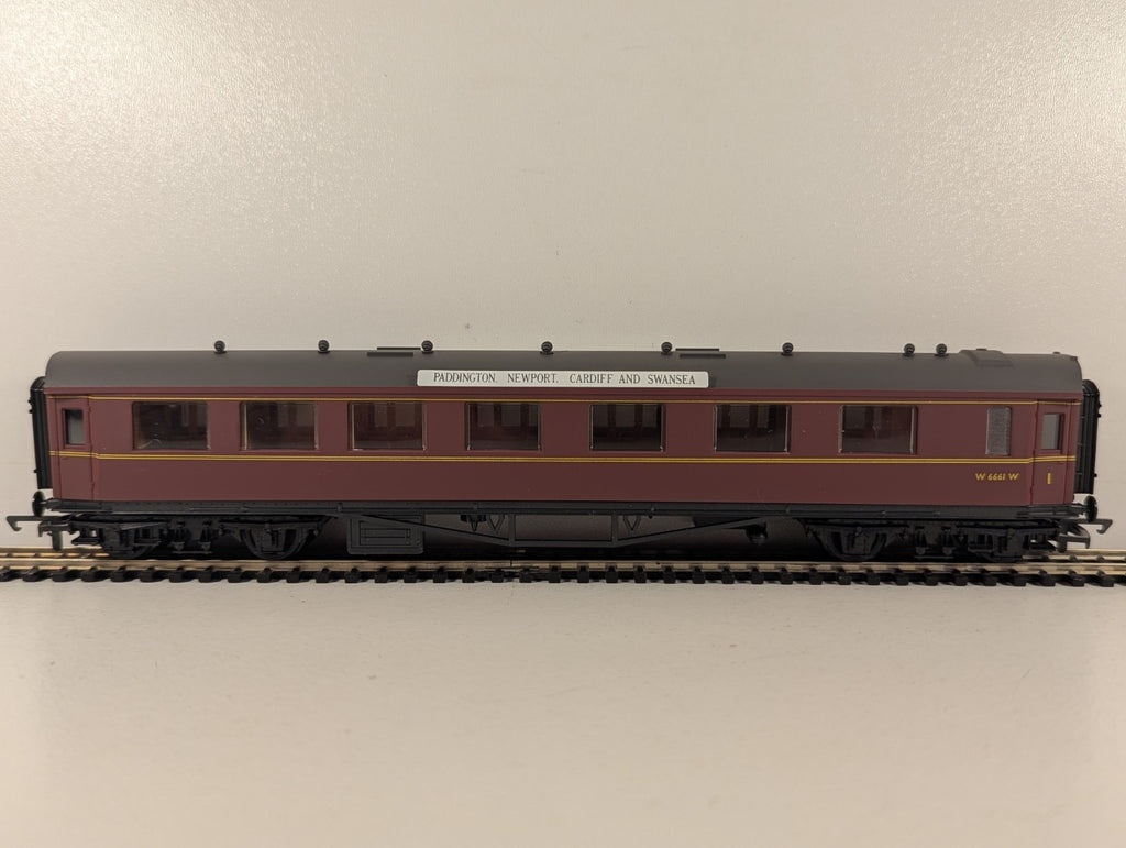 Airfix GMR OO Scale Hawksworth Corridor First Passenger Coach W 6661 W BR