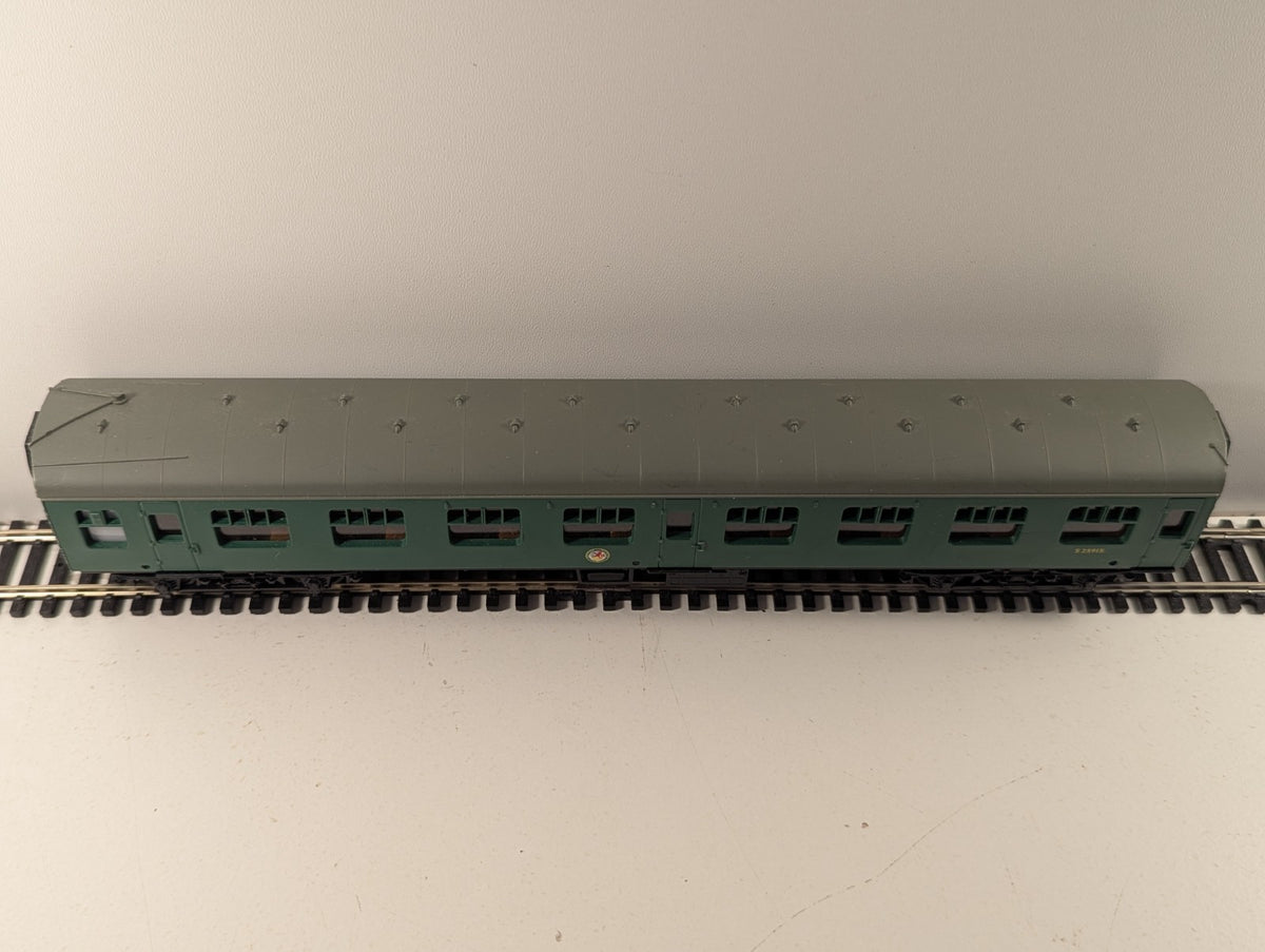 Mainline 37121 OO Gauge BR Mk1 Corridor 3rd class S25915 SK Green – Faults