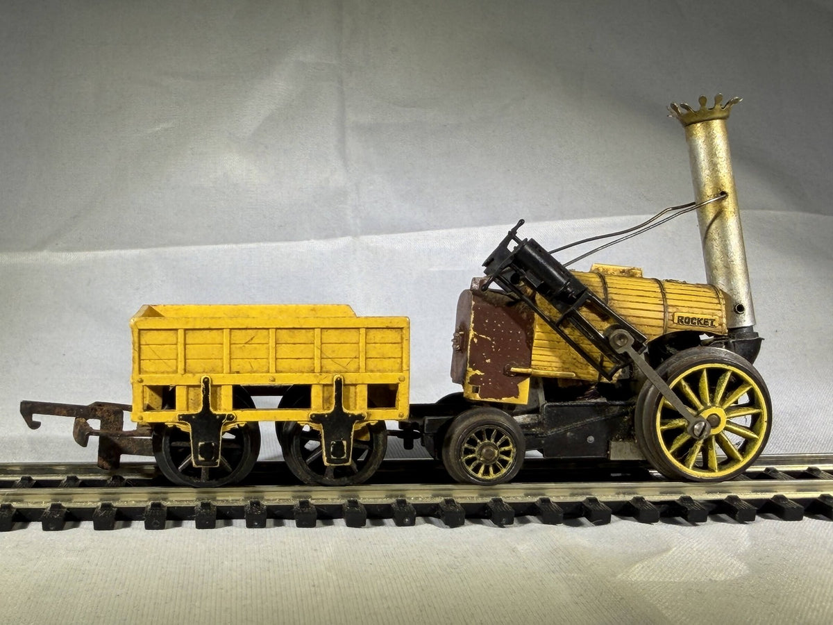 Tri-ang OO Gauge Stephenson's Rocket Steam Locomotive Yellow & Black R.346