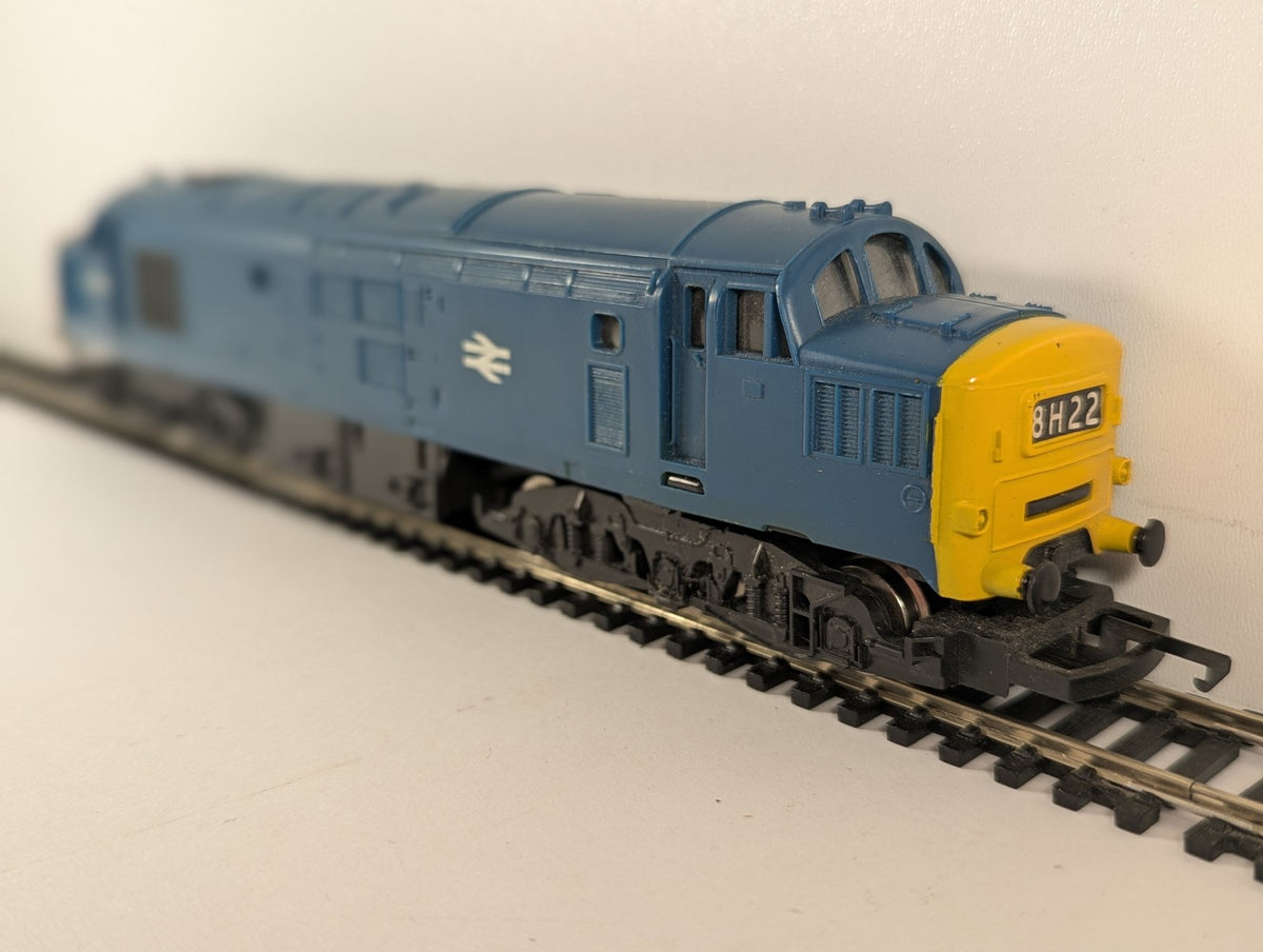 Hornby OO Gauge Class 37 Locomotive 37 130 BR Blue