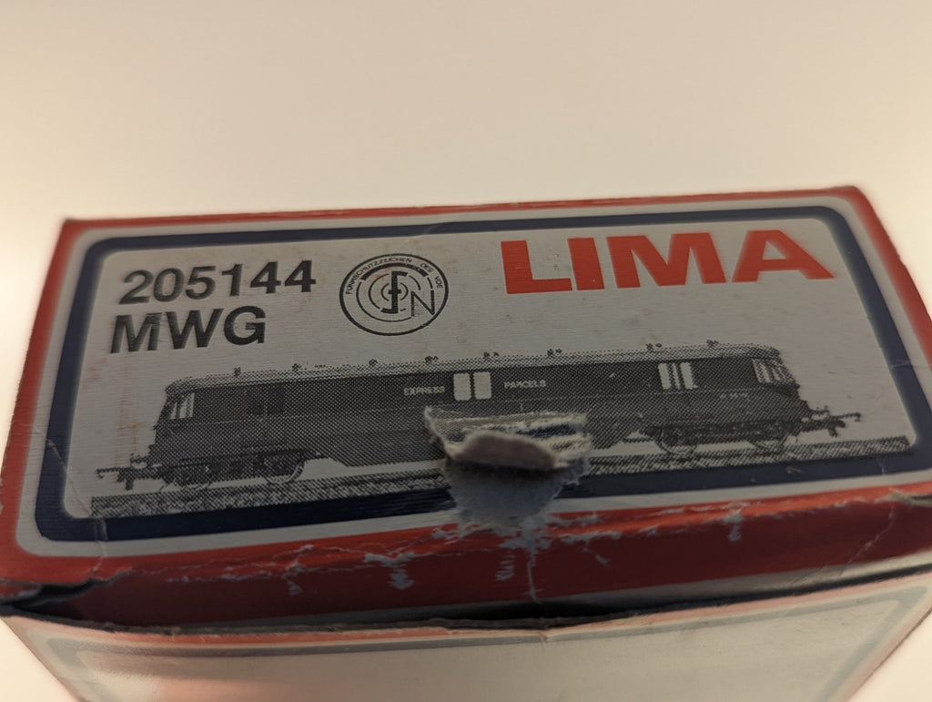 Lima OO Gauge GWR Diesel Railcar No. 34 Express Parcels W 34 W BR Maroon
