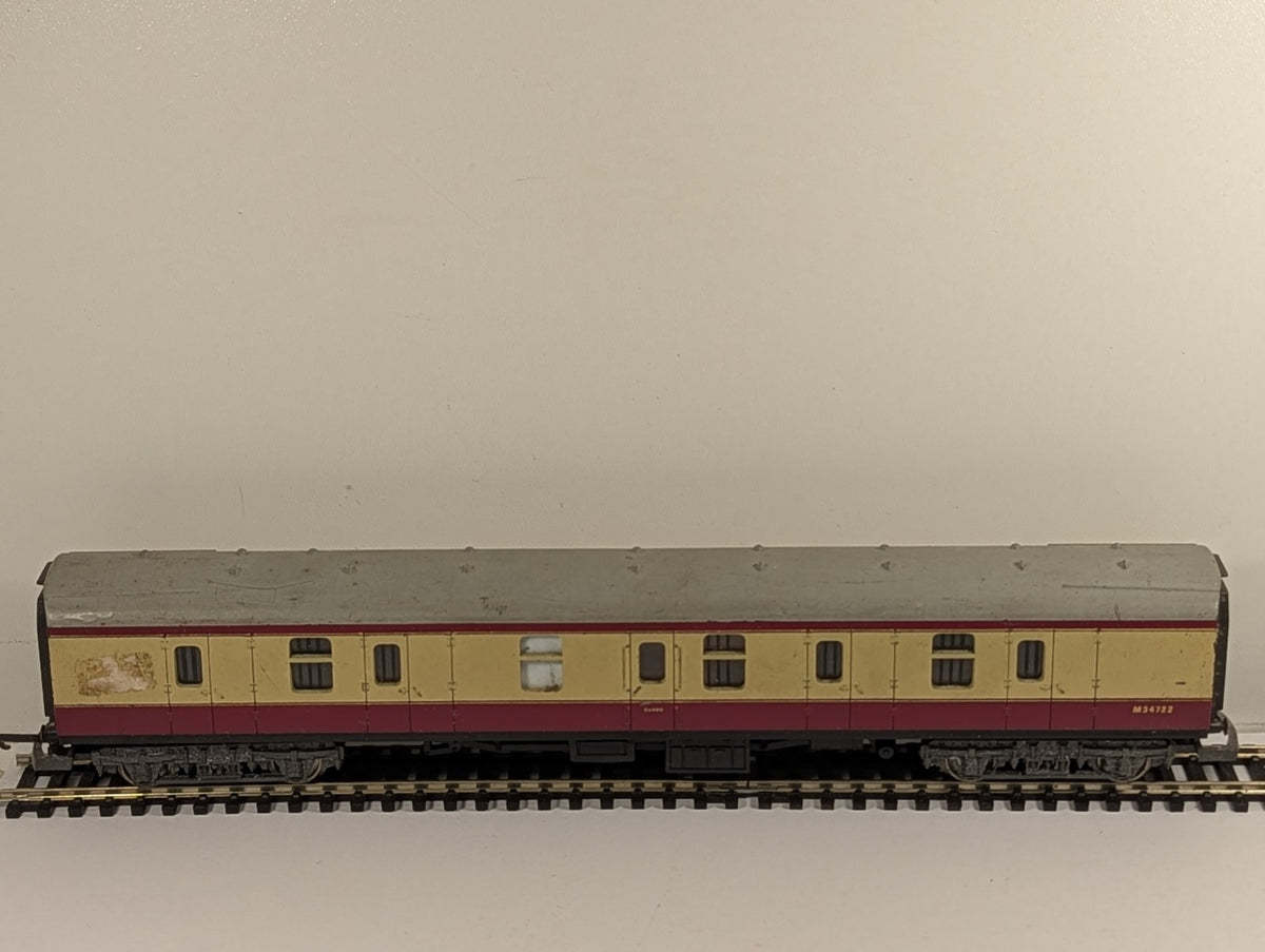 Lima OO Gauge BR Mk1 BSK Brake Second Corridor Coach Passenger Coach
