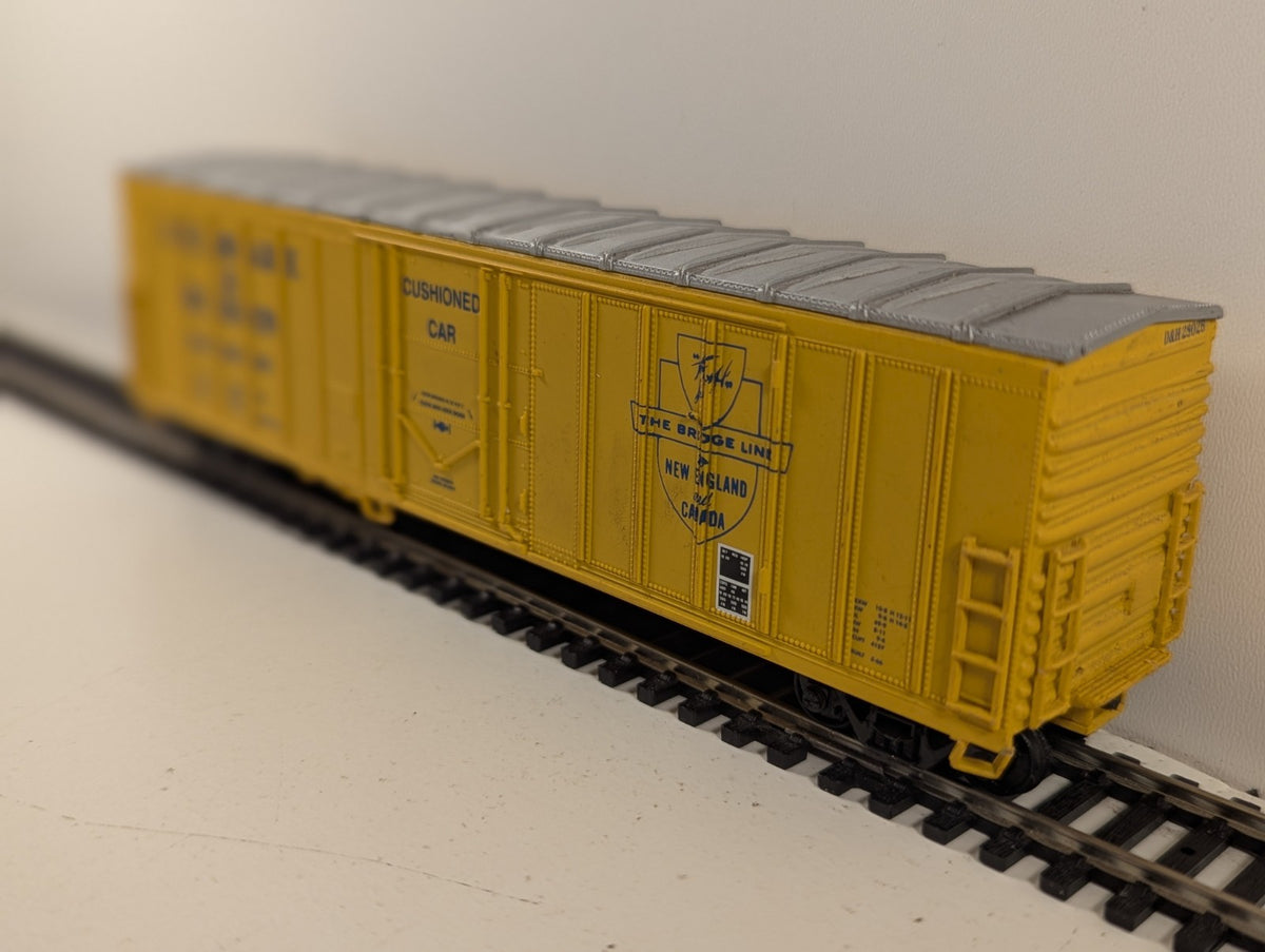 Walthers Mainline HO Gauge 50ft Waffle Side Boxcar D&H