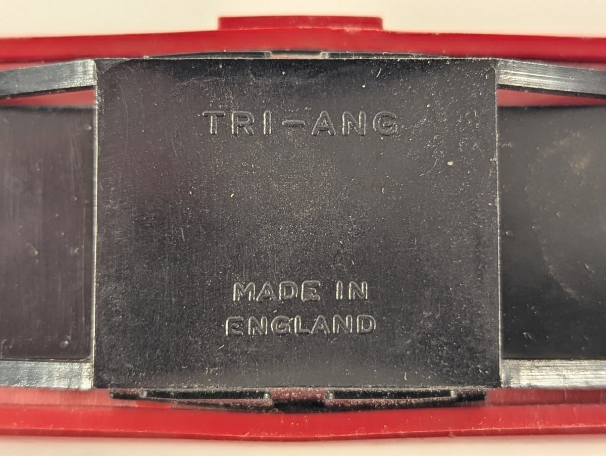Tri-ang R21 OO/HO Gauge Passenger Coach M7071 – Blood & Custard Livery