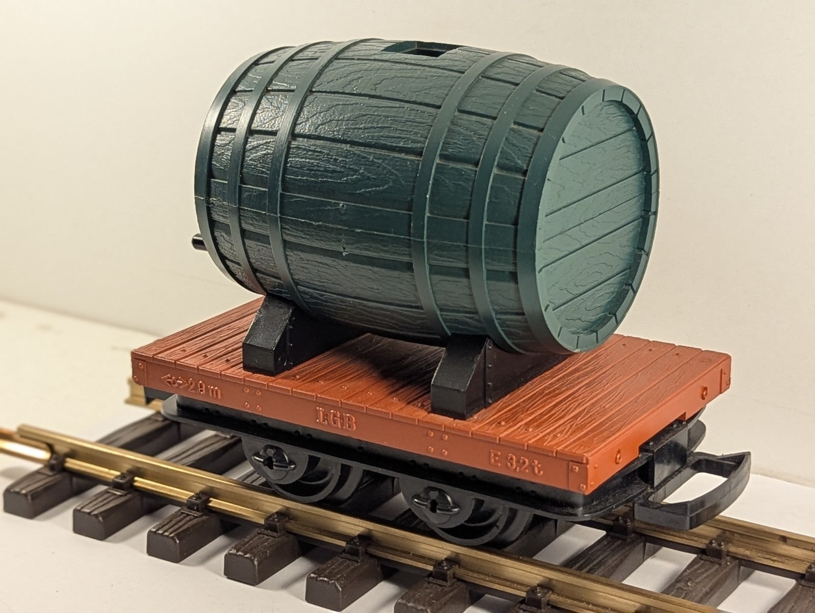 LGB 4047 G Gauge Wine Barrel Car