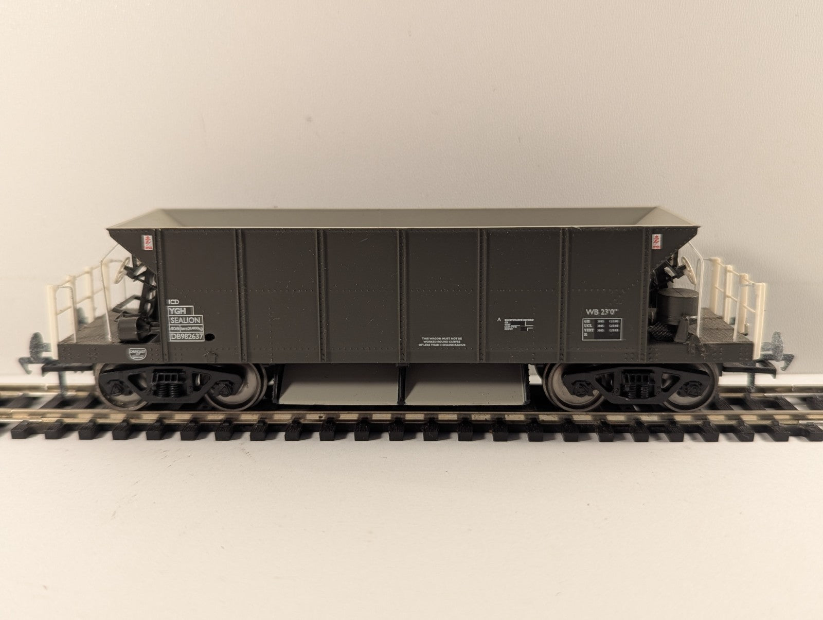Bachmann OO Gauge YGH Sealion Bogie Ballast Hopper Wagon Goods Wagon DB982637