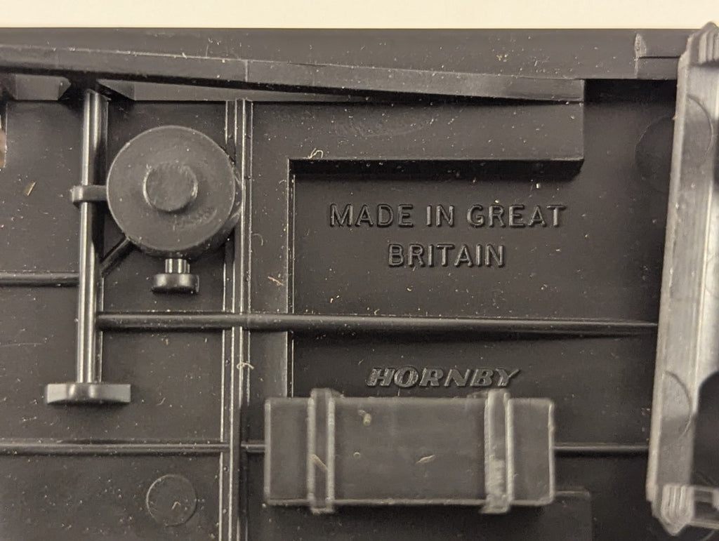 Hornby OO Gauge GWR Collett Composite Coach Passenger Coach 6024