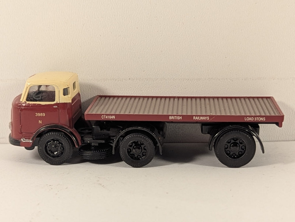 Lledo OO Gauge Karrier Bantam Articulated Flatbed Die-cast Vehicle 3989 N