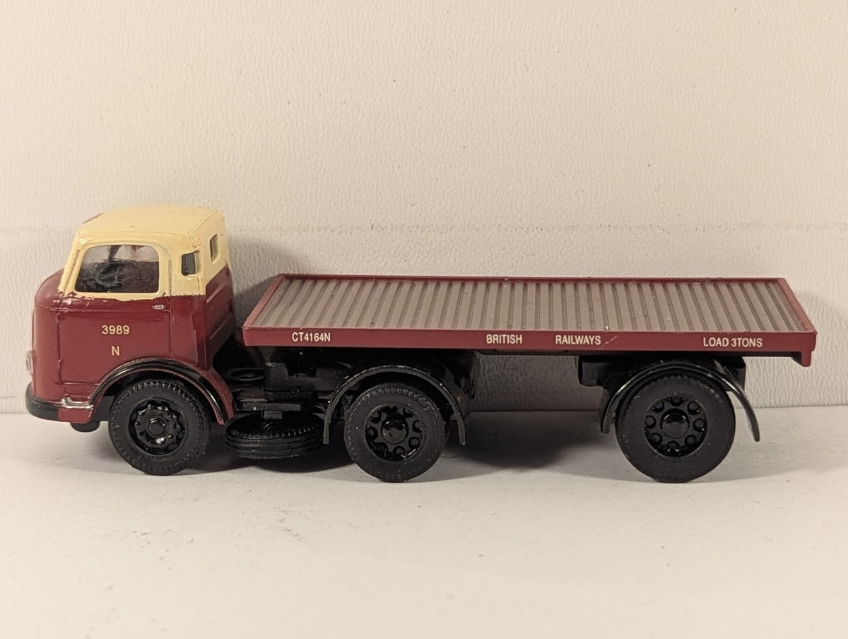 Lledo OO Gauge Karrier Bantam Articulated Flatbed Die-cast Vehicle 3989 N