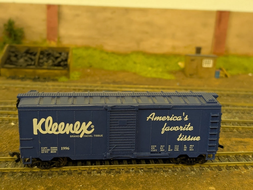 HO Gauge Kleenex Box Car Split 1996 Shoprite Express Railroad Set