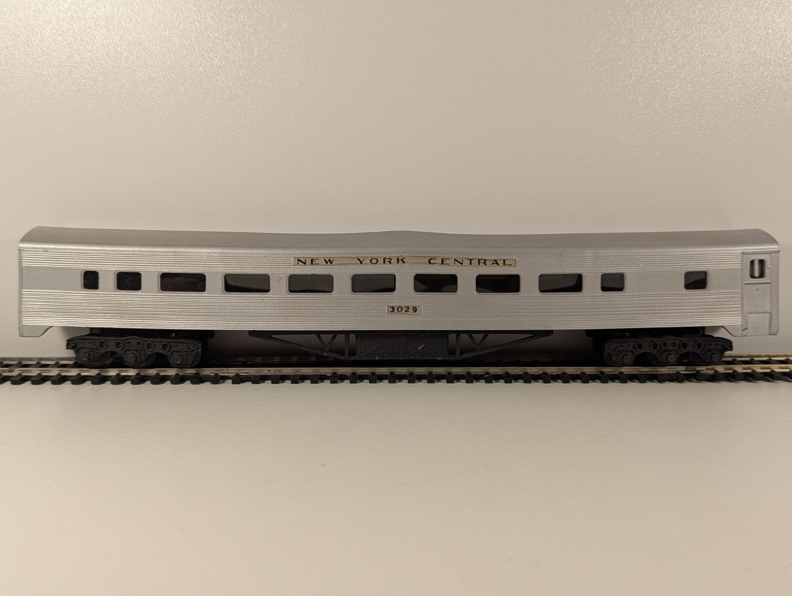 Graham Farish New York Central Passenger Coach – No. 3029