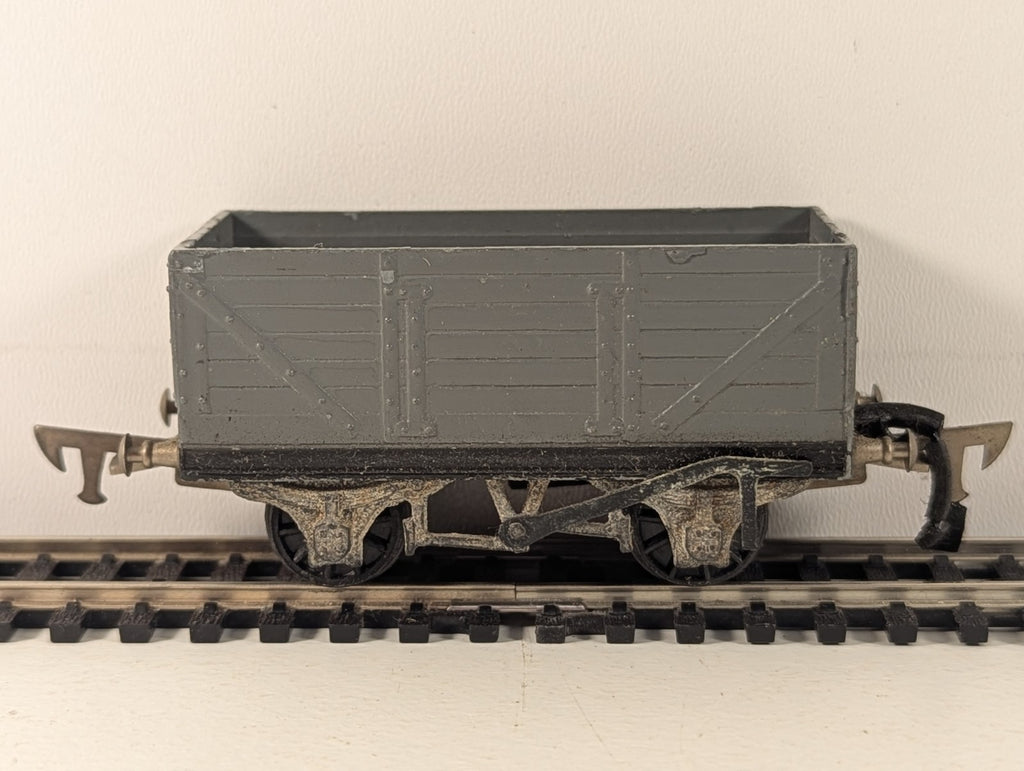 Graham Farish 5 Plank Wagon Grey