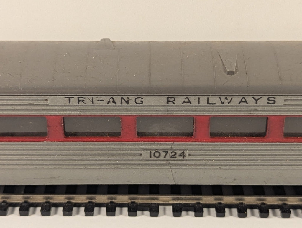 Tri-ang OO Gauge R25 Transcontinental Passenger Coach 10724