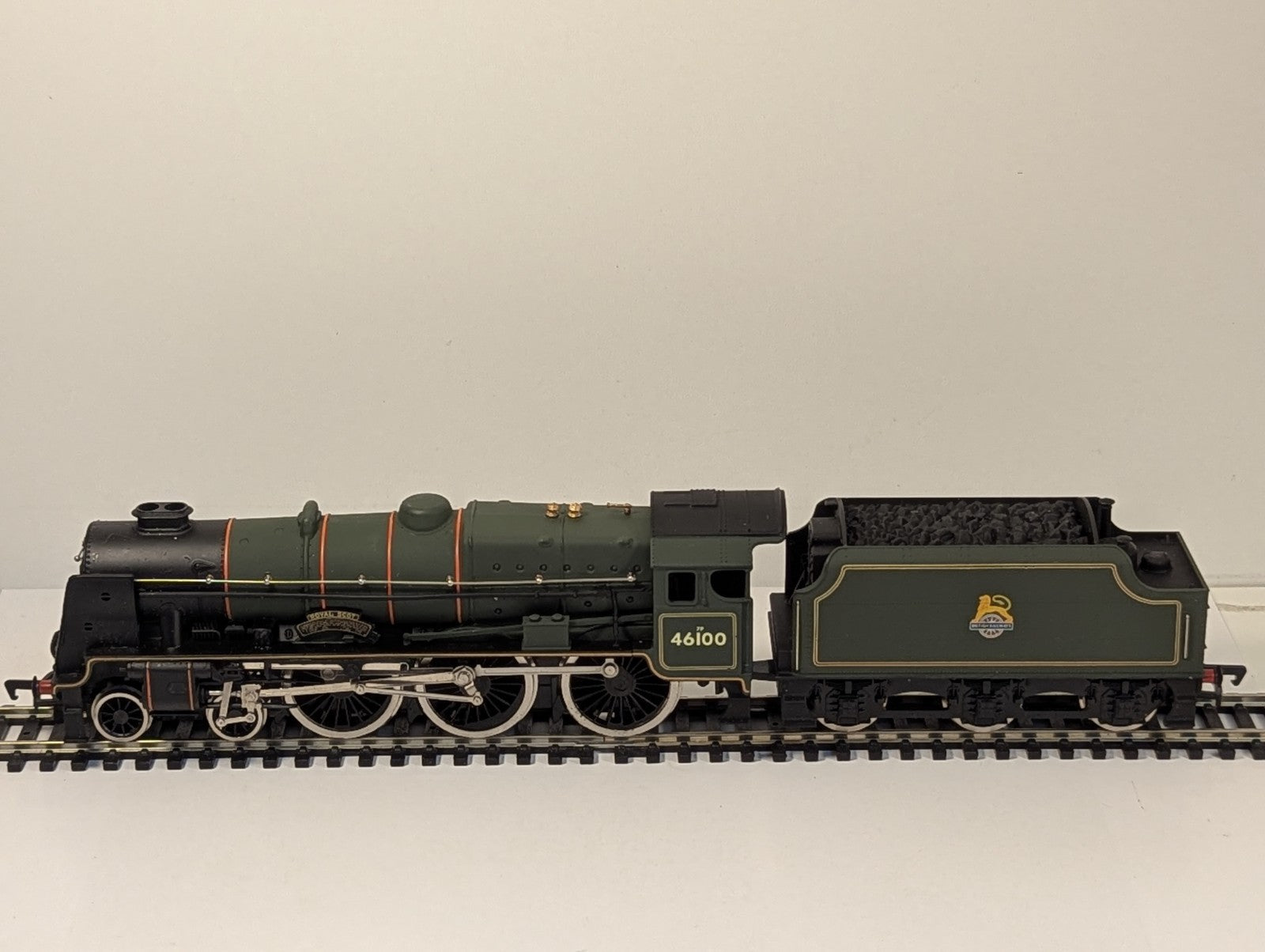 Mainline Railways 37-052 BR Class 7P 46100 Royal Scot Steam Locomotive