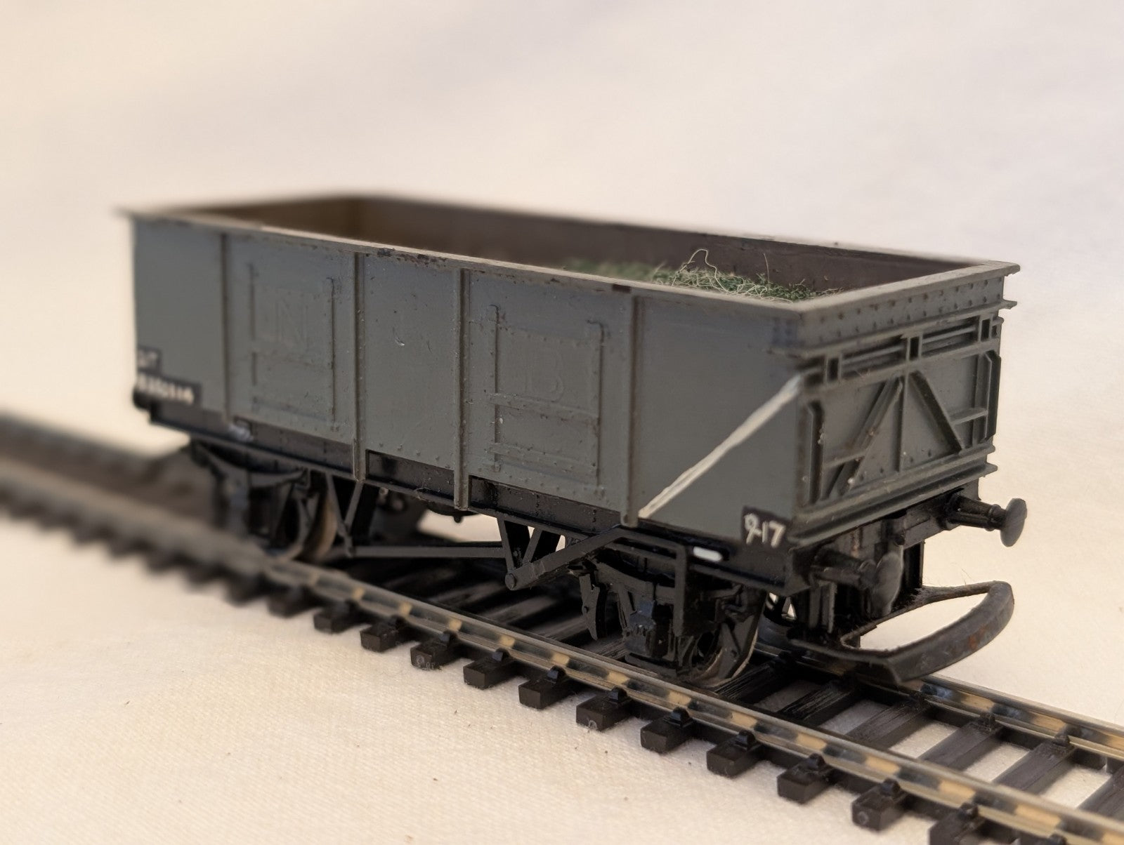 Tri-ang OO Gauge LNER Open Wagon Goods Wagon B200114 BR Grey (Repaint)
